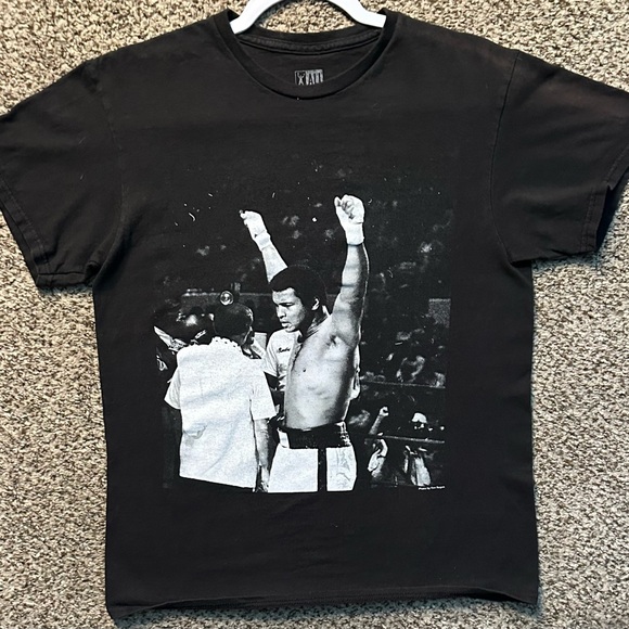 Muhammad Ali Black Graphic T-Shirt - Picture 1 of 4